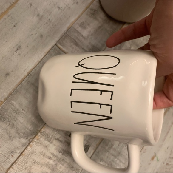 Never Used RAE DUNN King & Queen Coffee Mugs Set Tea Cups Collector Artisan - Picture 6 of 11